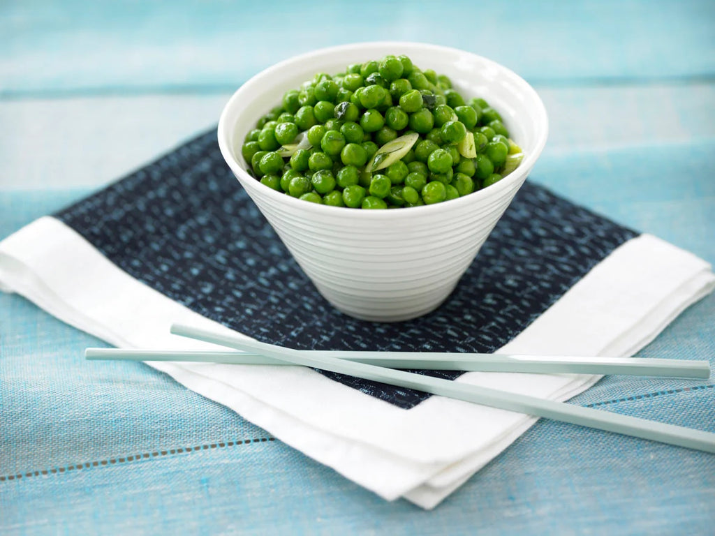 Stir-fried Peas with Fresh Coriander, Spring Onions and Sesame Oil